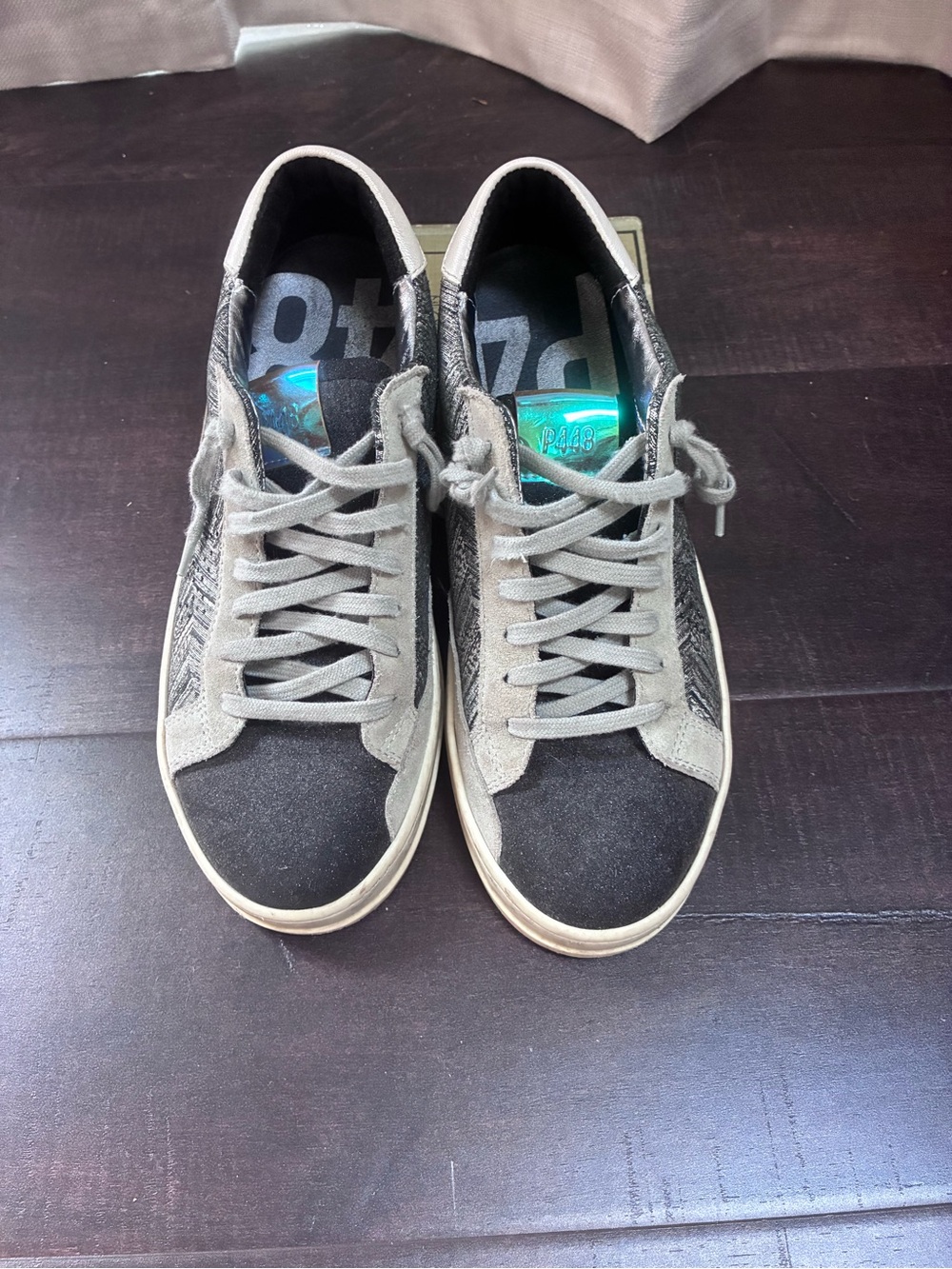 P448-John-Fashion Sneakers in Black and Light Gray and Silver